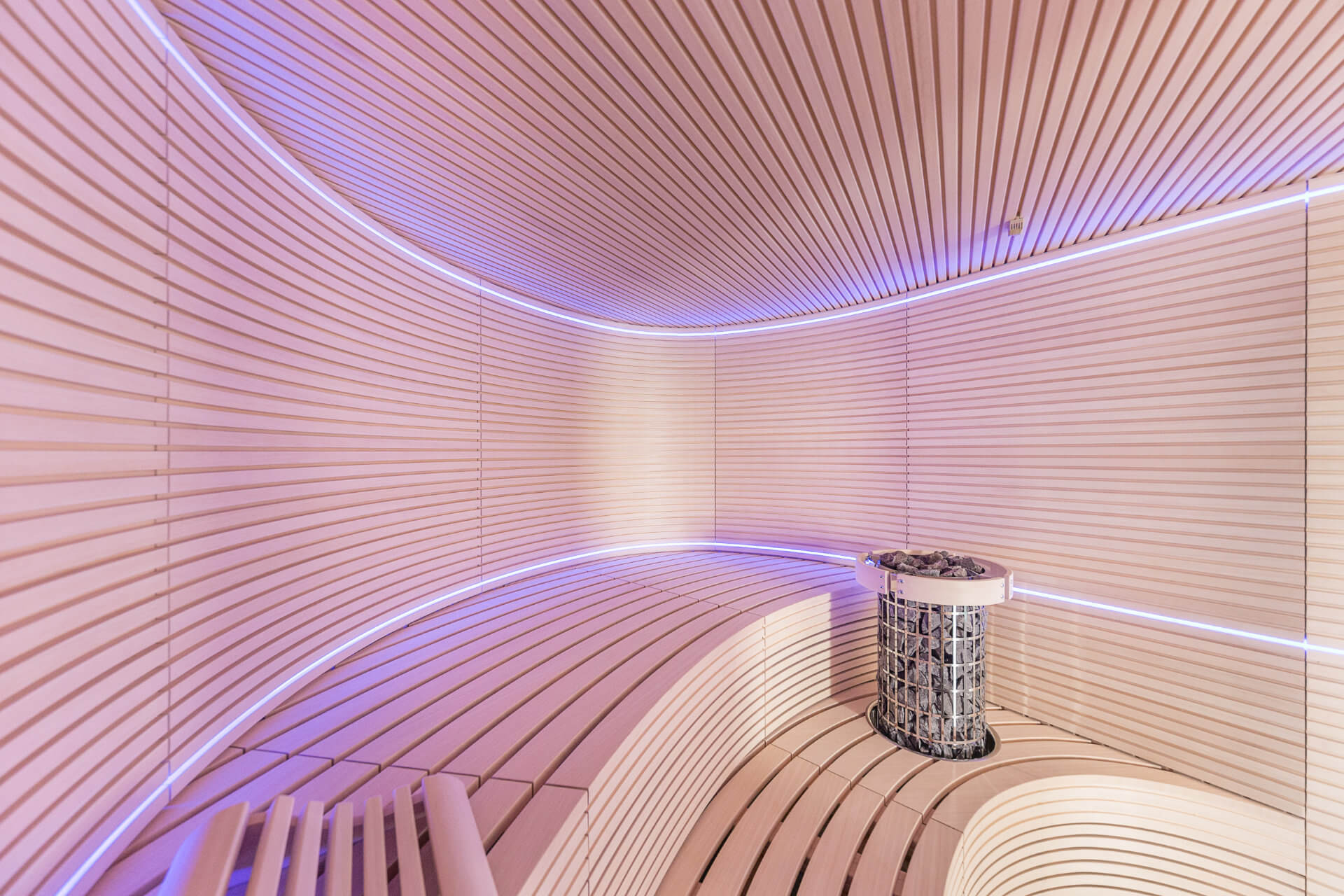 Curved sauna